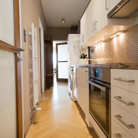 Apartment Place For *