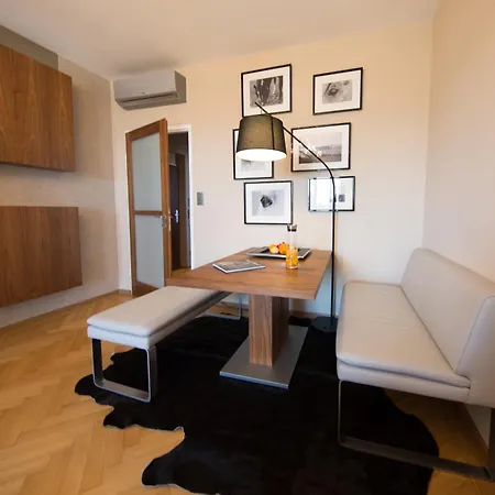 Place For アパート ブラチスラヴァ